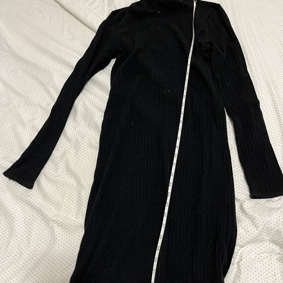 Wilfred Ribbed Turtleneck Dress - Picture 4 of 5